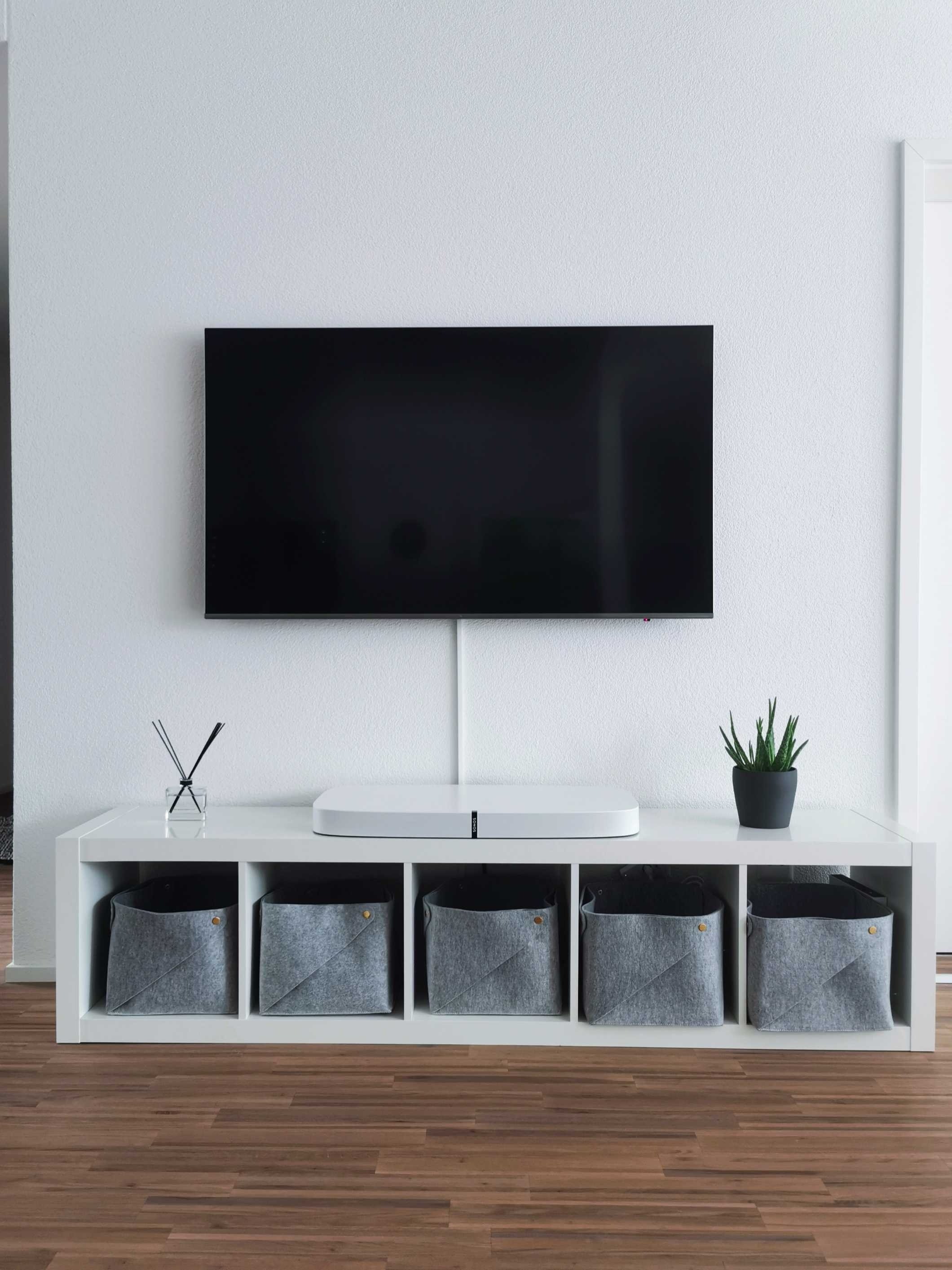 5 Reasons a TV Mount is Better than a TV Stand